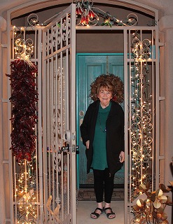 Nancy Bergman,MMAの家の玄関、クリスマスの模様がきれい